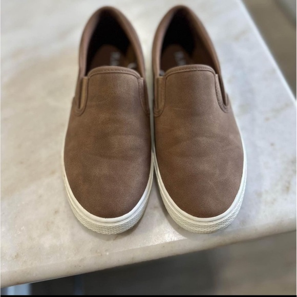 boys slip on sneakers size 4 - Picture 4 of 5